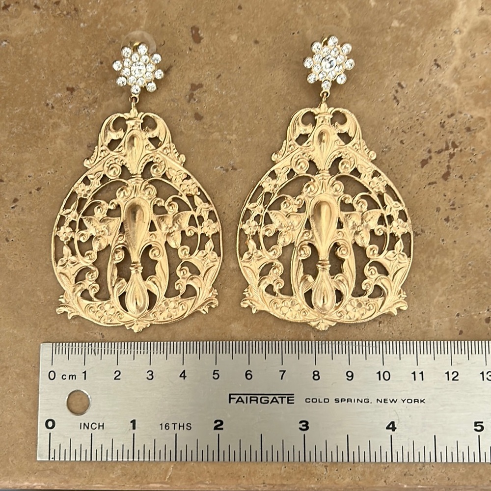VTG pair of Chandelier Gold Filigree Earrings with Rhinestones - Picture 4 of 8